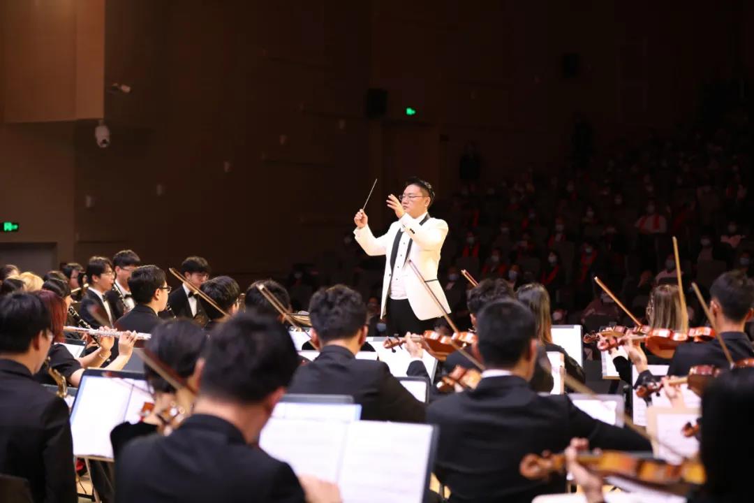 华体会·官方版网站登录入口发布校歌《逐梦》