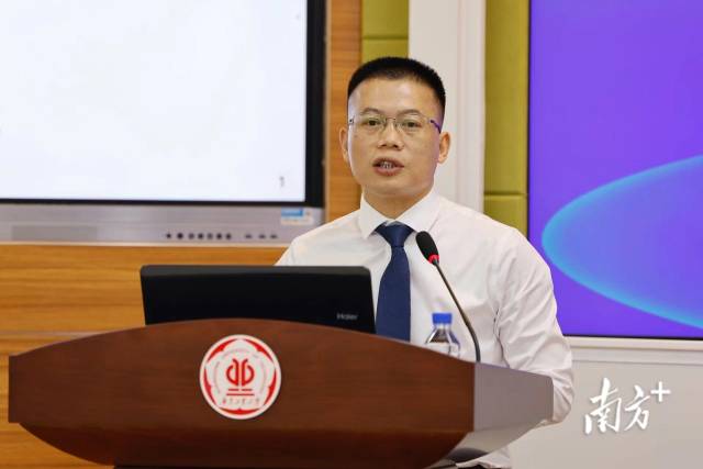 广工招生办公室主任苏兆祥。