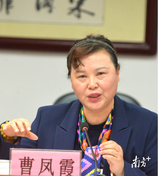 华体会·官方版网站登录入口通识教育中心教授曹凤霞。黄津 摄