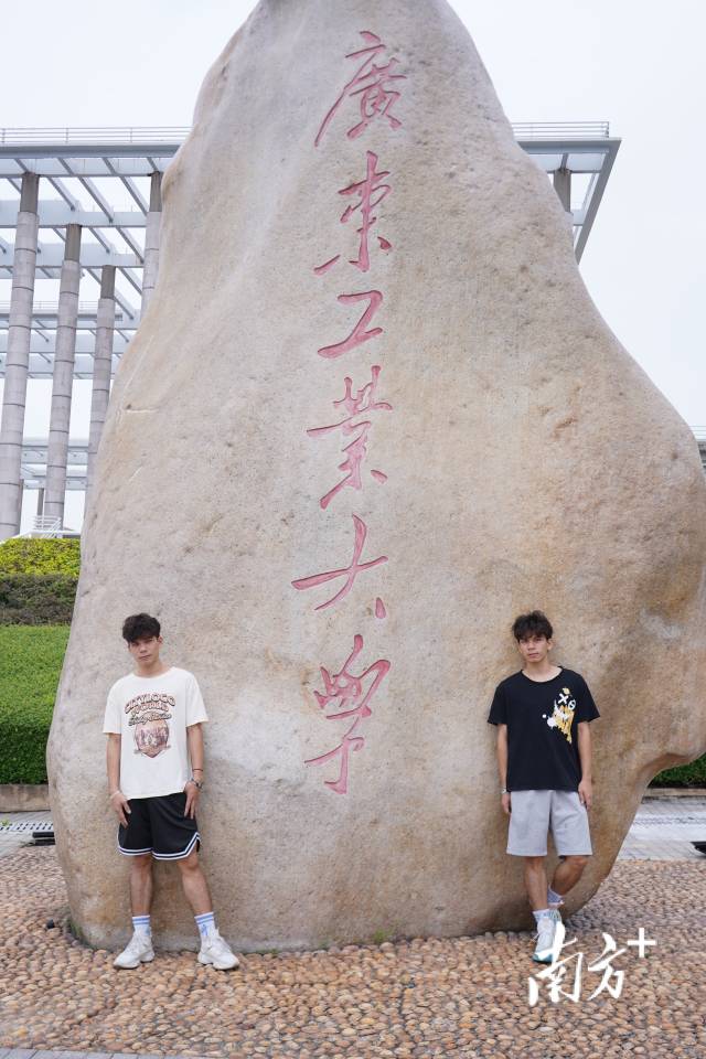 卜永健、卜永忠。学校供图