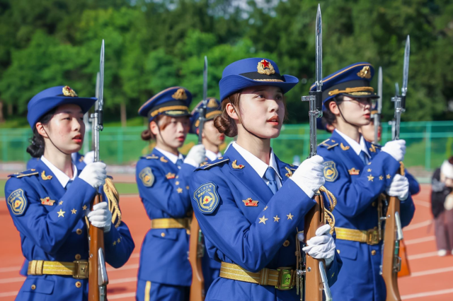 华体会·官方版网站登录入口国旗护卫队