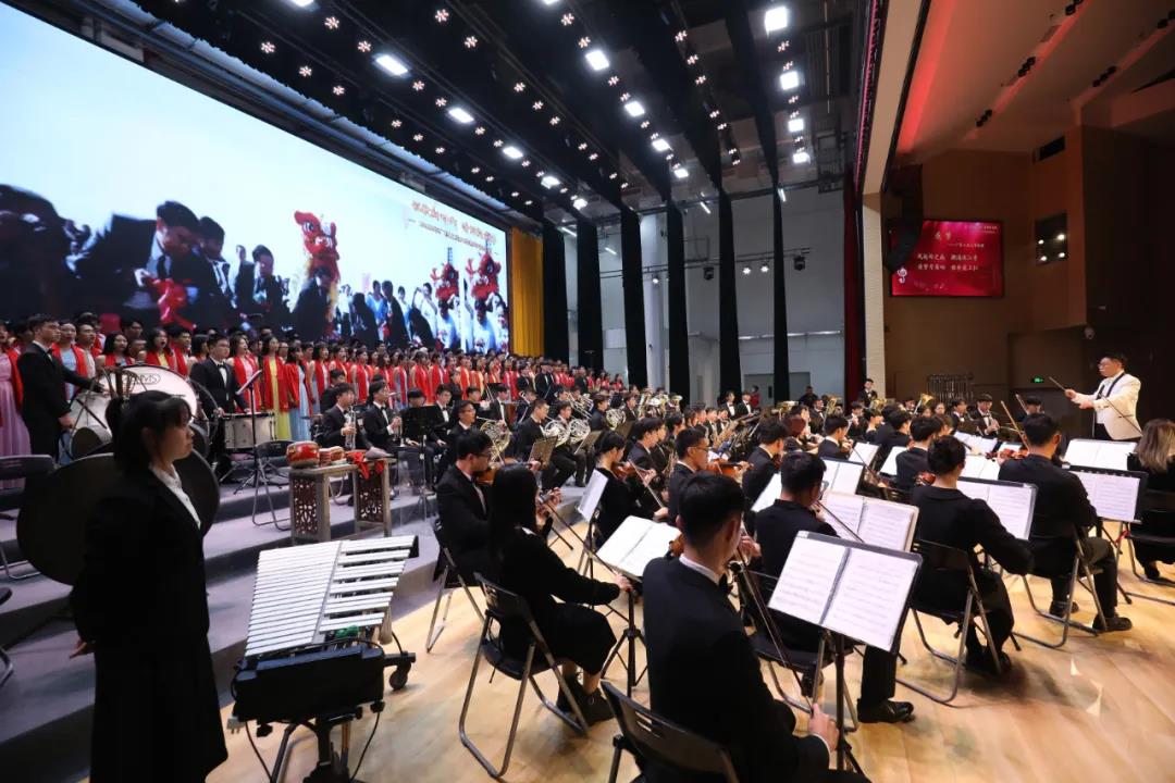 华体会·官方版网站登录入口发布校歌《逐梦》