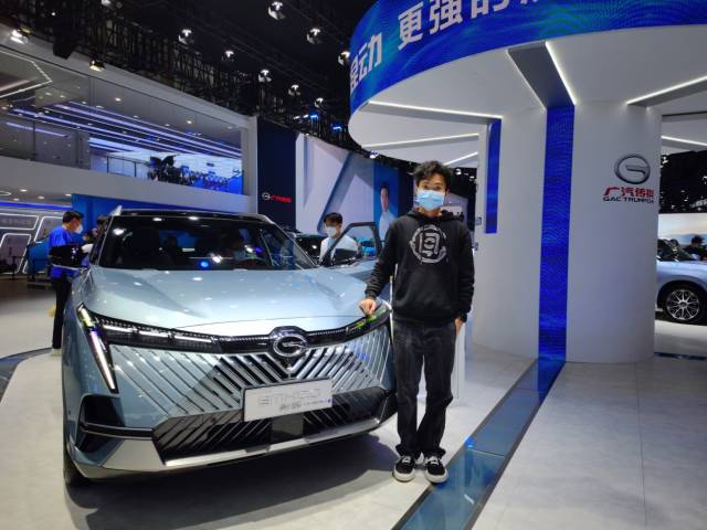 广工材料与能源学院2019级学生郭思远参与学习广汽传祺“XEV+ICV”双核战略落地的重磅战略车型影酷。 受访者供图