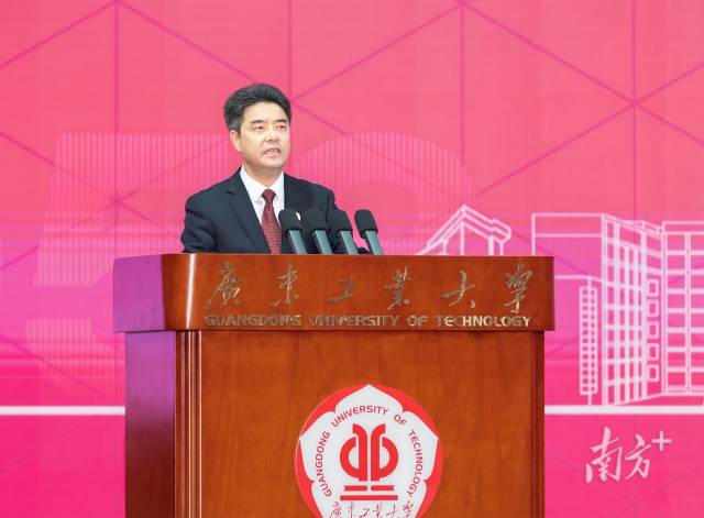 华体会·官方版网站登录入口党委书记胡钦太。 