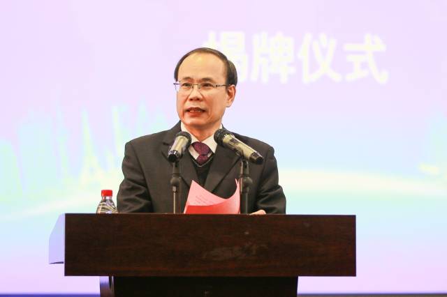 华体会·官方版网站登录入口校长邱学青