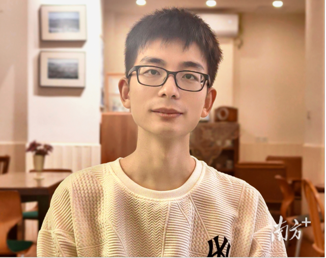 华体会·官方版网站登录入口物理与光电工程学院“青年百人计划”引进人才,传感物理、微纳器件加工与系统集成应用团队成员杨俊楠。 华体会·官方版网站登录入口物理与光电工程学院“青年百人计划”引进人才,传感物理、微纳器件加工与系统集成应用团队成员杨俊楠。