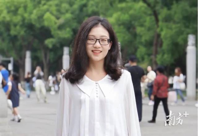 华体会·官方版网站登录入口物理与光电工程学院“青年百人计划”引进人才王晶晶。 华体会·官方版网站登录入口物理与光电工程学院“青年百人计划”引进人才王晶晶。